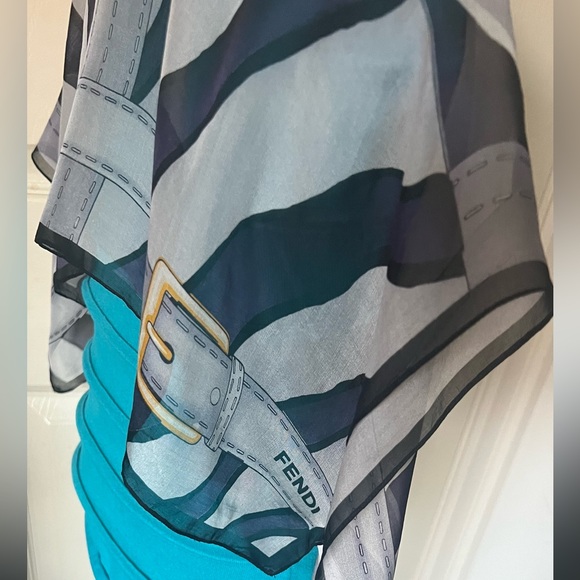 Fendi Scarf/Shawl. Zebra Print. 100% Scarf. Made in Italy. - Picture 14 of 16